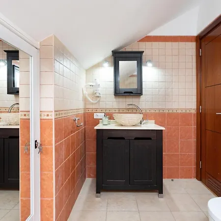 Apartament Exclusive Penthouse Playa Vistas 4 Close To The Sea And Beach, Aircondition For A Fee, Wifi, Terrace, Heated Pool Playa de las Americas (Tenerife)