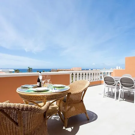 Apartamento Exclusive Penthouse Playa Vistas 4 Close To The Sea And Beach, Aircondition For A Fee, Wifi, Terrace, Heated Pool Playa de las Américas