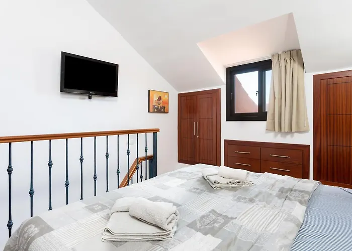 아파트 Exclusive Penthouse Playa Vistas 4 Close To The Sea And Beach, Aircondition For A Fee, Wifi, Terrace, Heated Pool