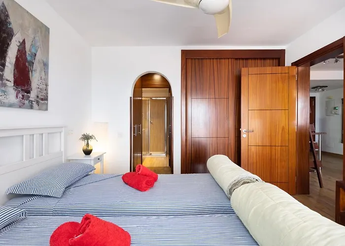 Exclusive Penthouse Playa Vistas 4 Close To The Sea And Beach, Aircondition For A Fee, Wifi, Terrace, Heated Pool * Playa de las Américas